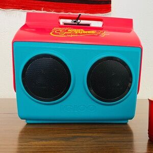 NEW KoolTunes Igloo Cooler